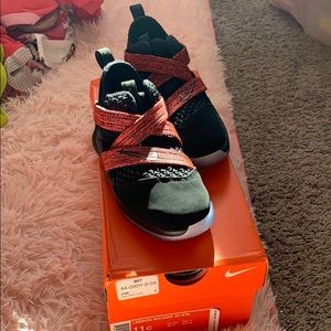 NWT Nike Lebron soldier xll sz 11 toddler